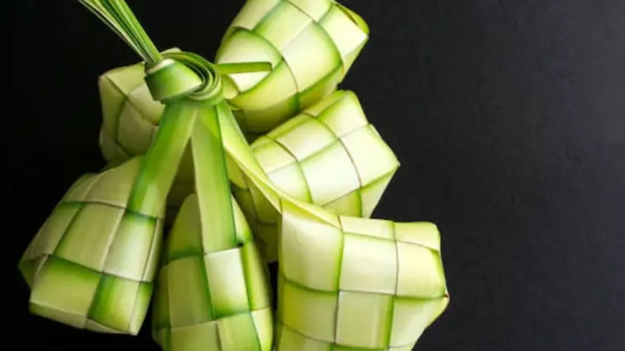 Hindari Kesalahan Fatal! Ini Cara Membuat Ketupat yang Tidak Terlalu Lembek dan Berbau