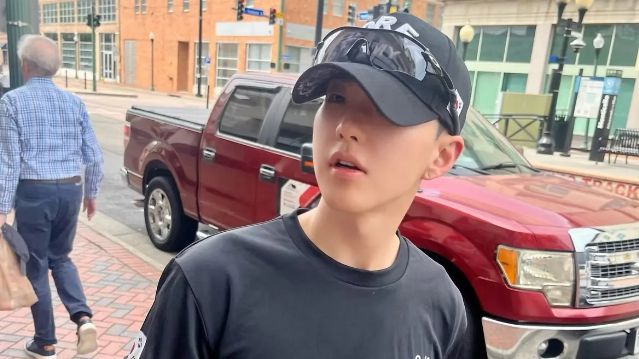Hoshi Seventeen Jadi Sersan Usai Setahun Wamil, Naik Pangkat Lebih Cepat