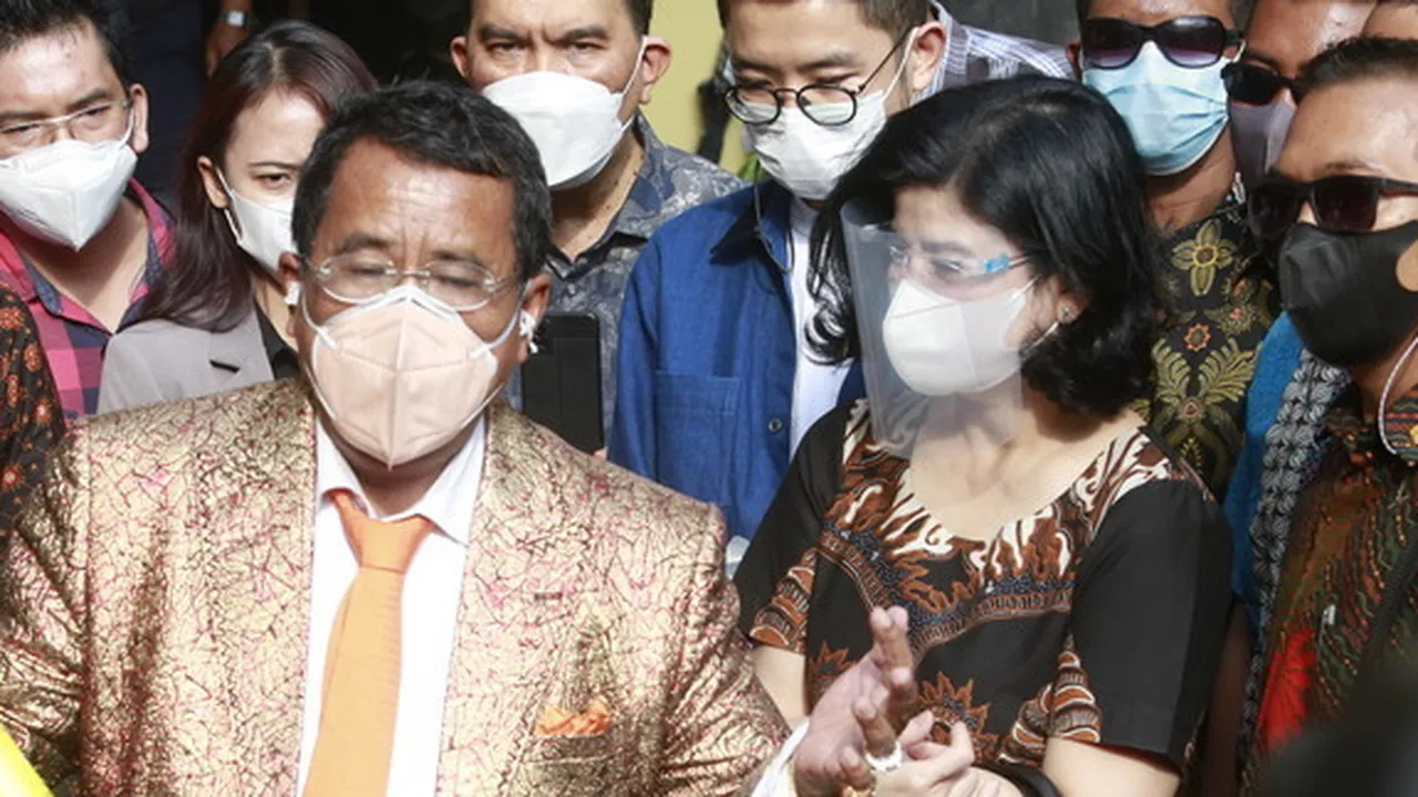 Hotma Sitompul Minta Maaf, Desiree Tarigan Tutup Kemungkinan Rujuk Hotma Sitompul Minta Maaf, Desiree Tarigan Tutup Kemungkinan Rujuk