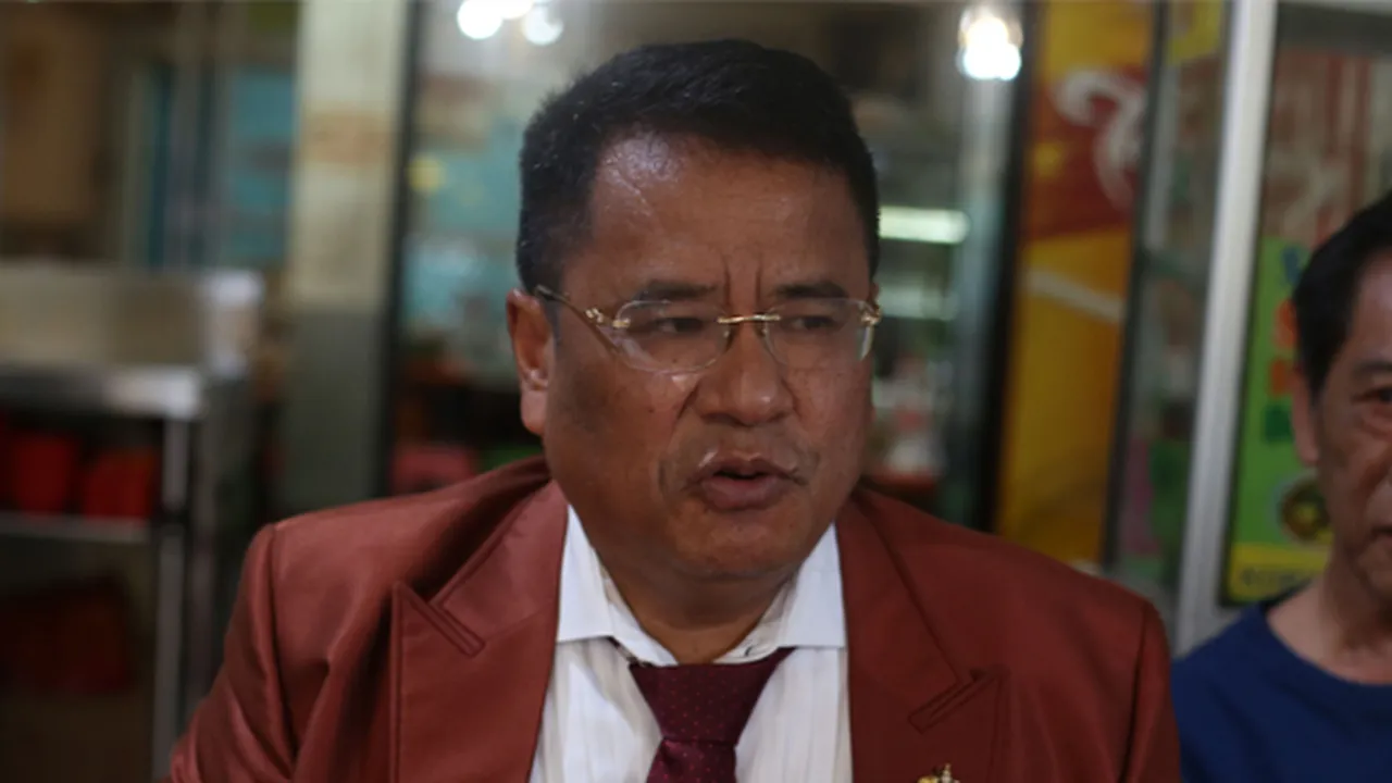 Hotman Paris Buka Suara Terkait Gosip Nikah Siri dengan Wika Salim Hotman Paris Buka Suara Terkait Gosip Nikah Siri dengan Wika Salim