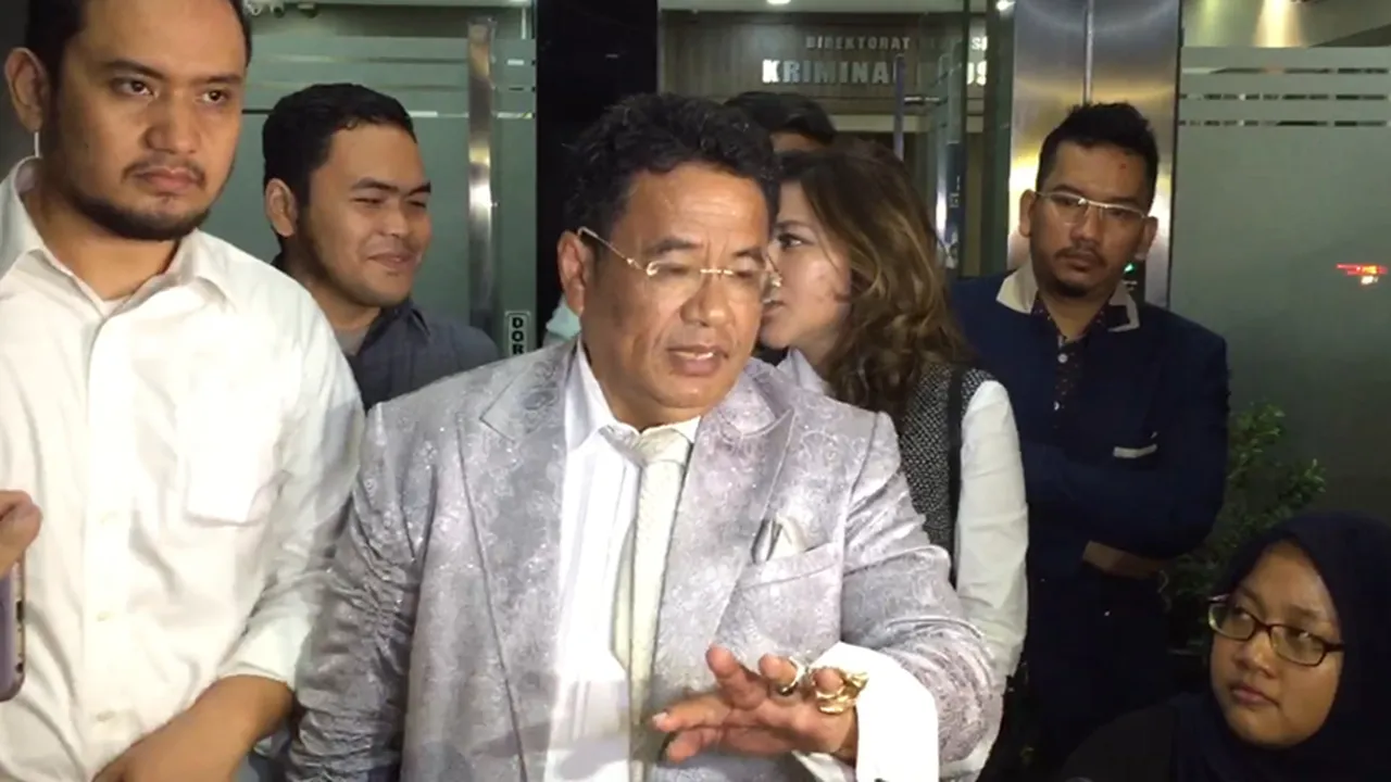Hotman Paris Siap Penjarakan Farhat Abbas dan Andar Situmorang