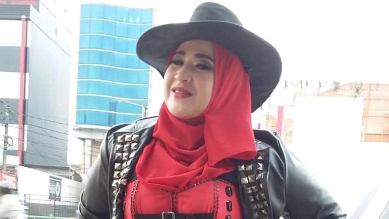 Hubungan Renggang Dengan Elvy Sukaesih, Wirdha Sylvina: Dhawiya Tidak Penting Hubungan Renggang Dengan Elvy Sukaesih, Wirdha Sylvina: Dhawiya Tidak Penting