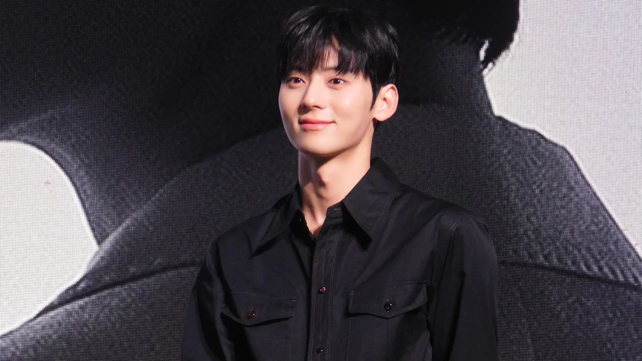 Hwang Minhyun Ungkap Rahasia Bisa Dekat dengan Lawan Mainnya di Drama