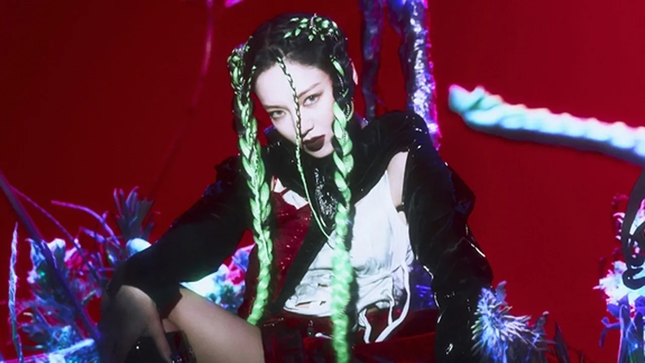 HYO Tampilkan Lagu Dance EDM yang Kuat Lewat Mini-album Pertama 'DEEP'
