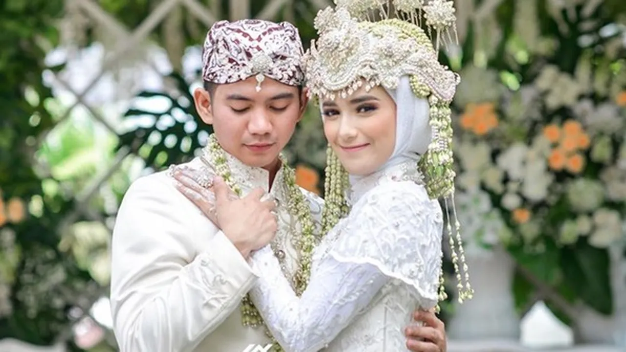 Ibu Ipah Saripah Nangis Cuma Lihat Pernikahan Rizki DA dan Nadya di TV, dari 2015 Tak Ada Hubungan Ibu Ipah Saripah Nangis Cuma Lihat Pernikahan Rizki DA dan Nadya di TV, dari 2015 Tak Ada Hubungan