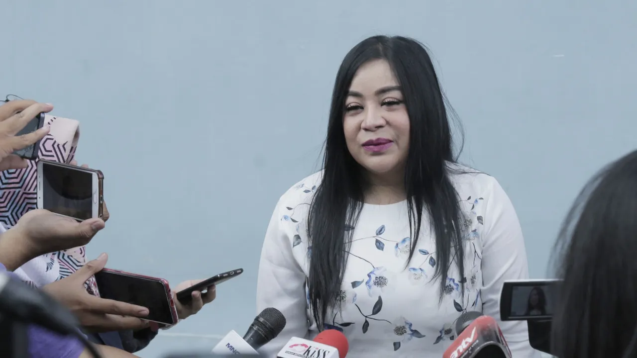 Ibundanya Divonis Hidup Tidak Lama Lagi, Annisa Bahar Sedih