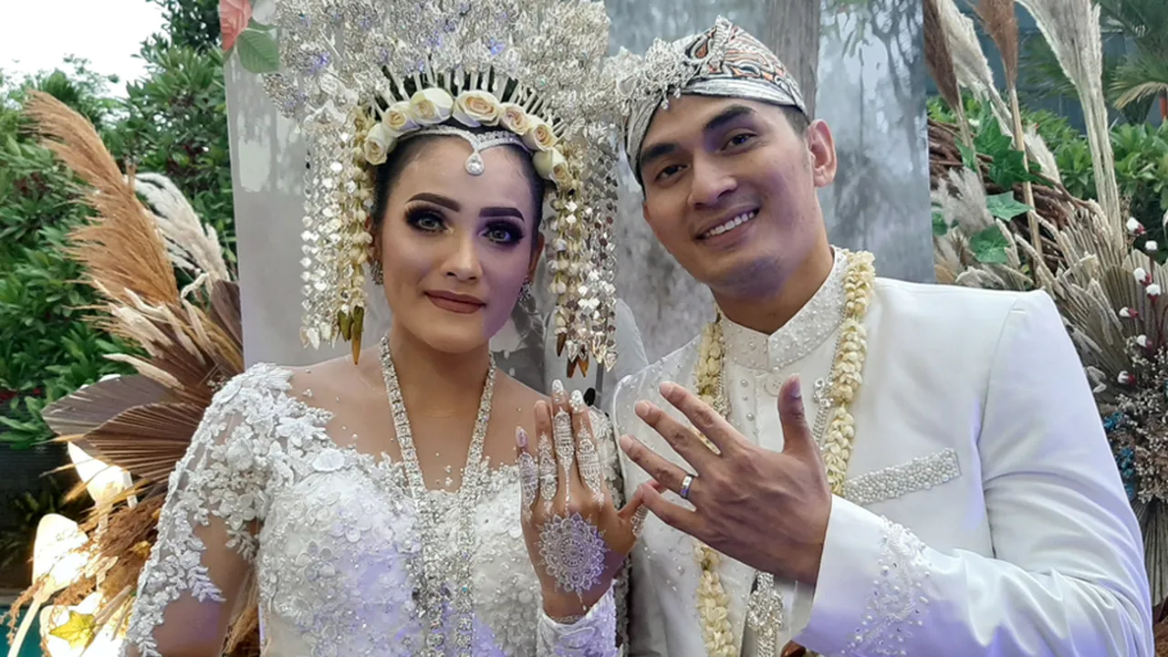 Ichal Muhammad dan Dafina Jamasir Bakal Segera Bulan Madu ke Bali dan Labuan Bajo Ichal Muhammad dan Dafina Jamasir Bakal Segera Bulan Madu ke Bali dan Labuan Bajo