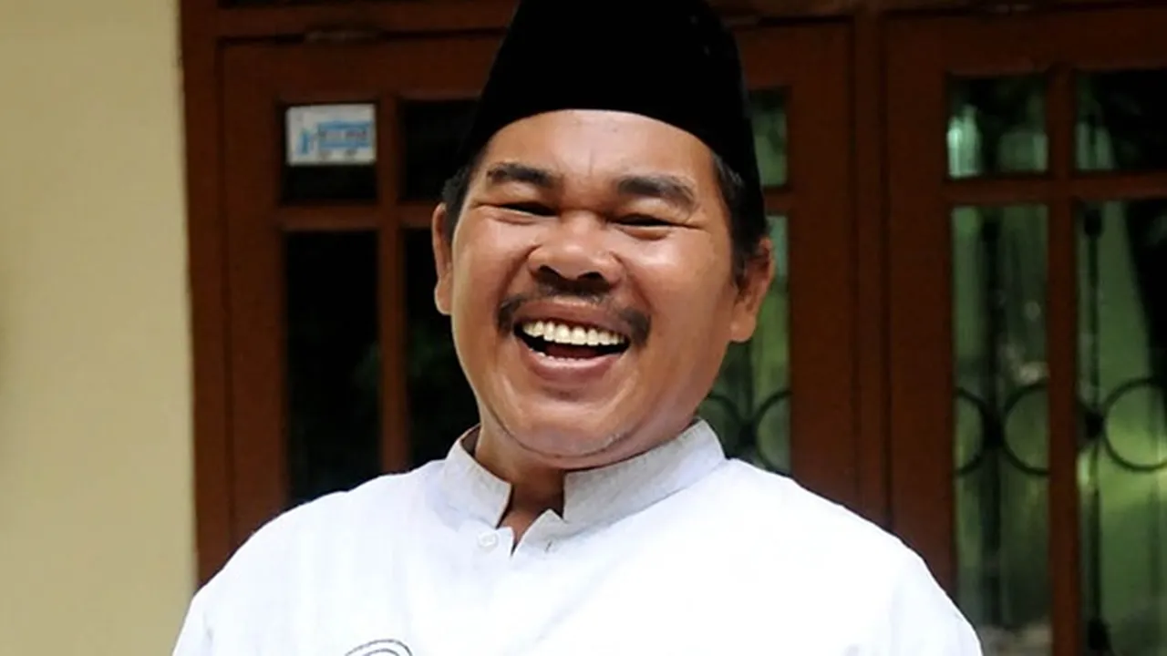 Idap Stroke, Mat Solar Hadiri Wisuda Putranya Pakai Kursi Roda