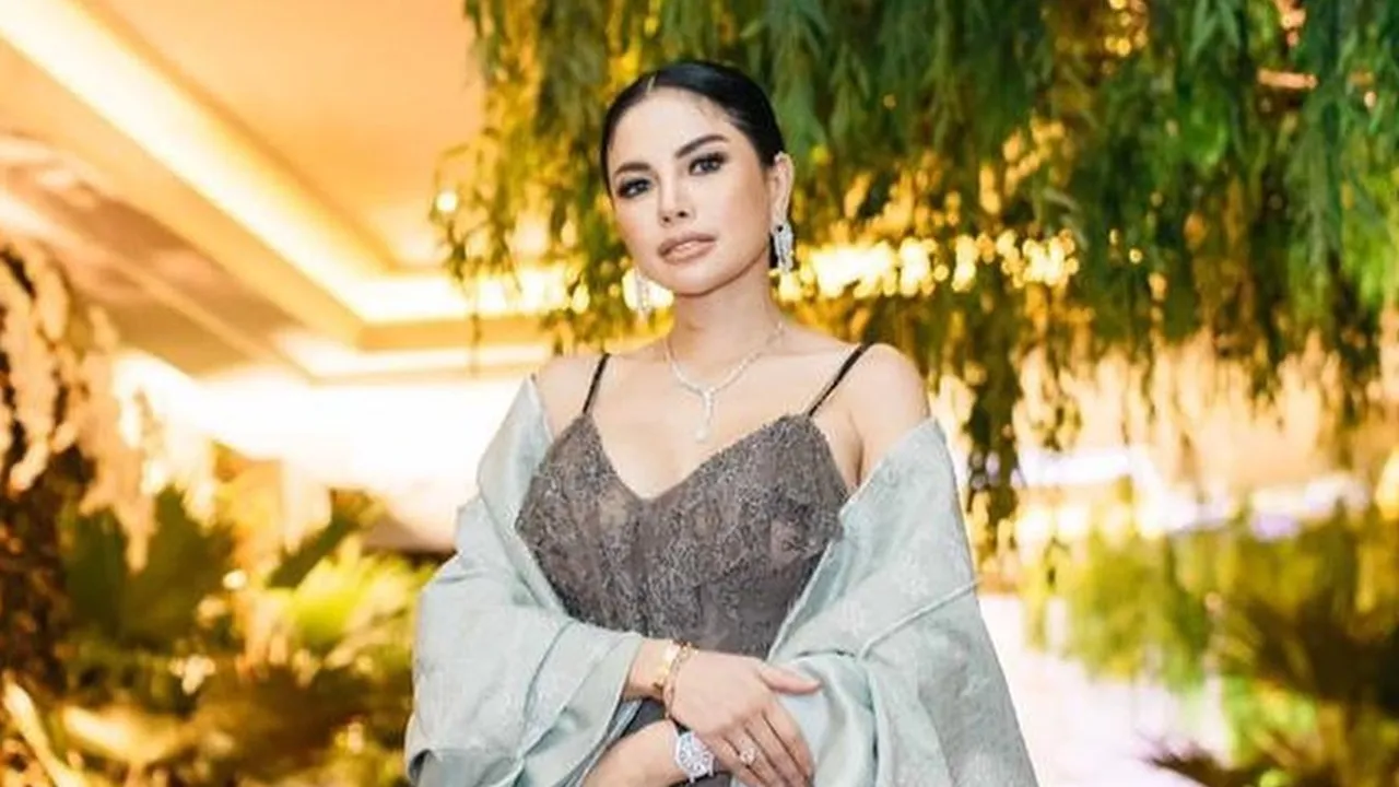 Idap Tumor Nikita Mirzani Jalani Operasi, Minta Doa Agar Lancar Idap Tumor Nikita Mirzani Jalani Operasi, Minta Doa Agar Lancar