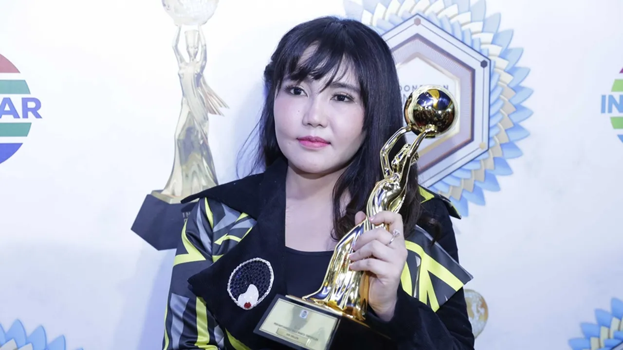 Idolakan Via Vallen, Anak Astrid Tiar Sampai Ikutan Potong Poni