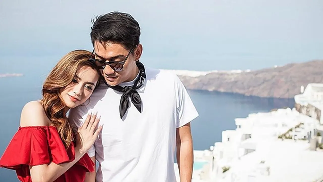 Ifan Seventeen Kenang Dylan Sahara & Tulis Kalimat Romantis di Hari Ulang Tahunnya Ifan Seventeen Kenang Dylan Sahara & Tulis Kalimat Romantis di Hari Ulang Tahunnya