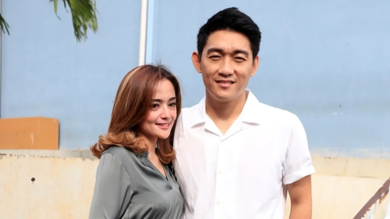 Ifan Seventeen Pertemukan Calon Istri dengan Ibunda Mendiang Dylan Sahara, Begini Reaksinya.. Ifan Seventeen Pertemukan Calon Istri dengan Ibunda Mendiang Dylan Sahara, Begini Reaksinya..