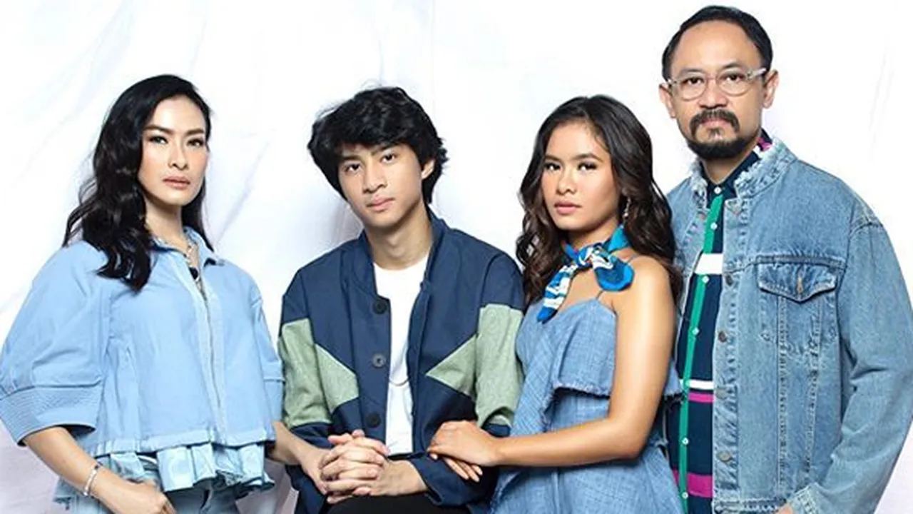 Iis Dahlia Bangga Devano Danendra Makin Produktif Ciptakan Lagu