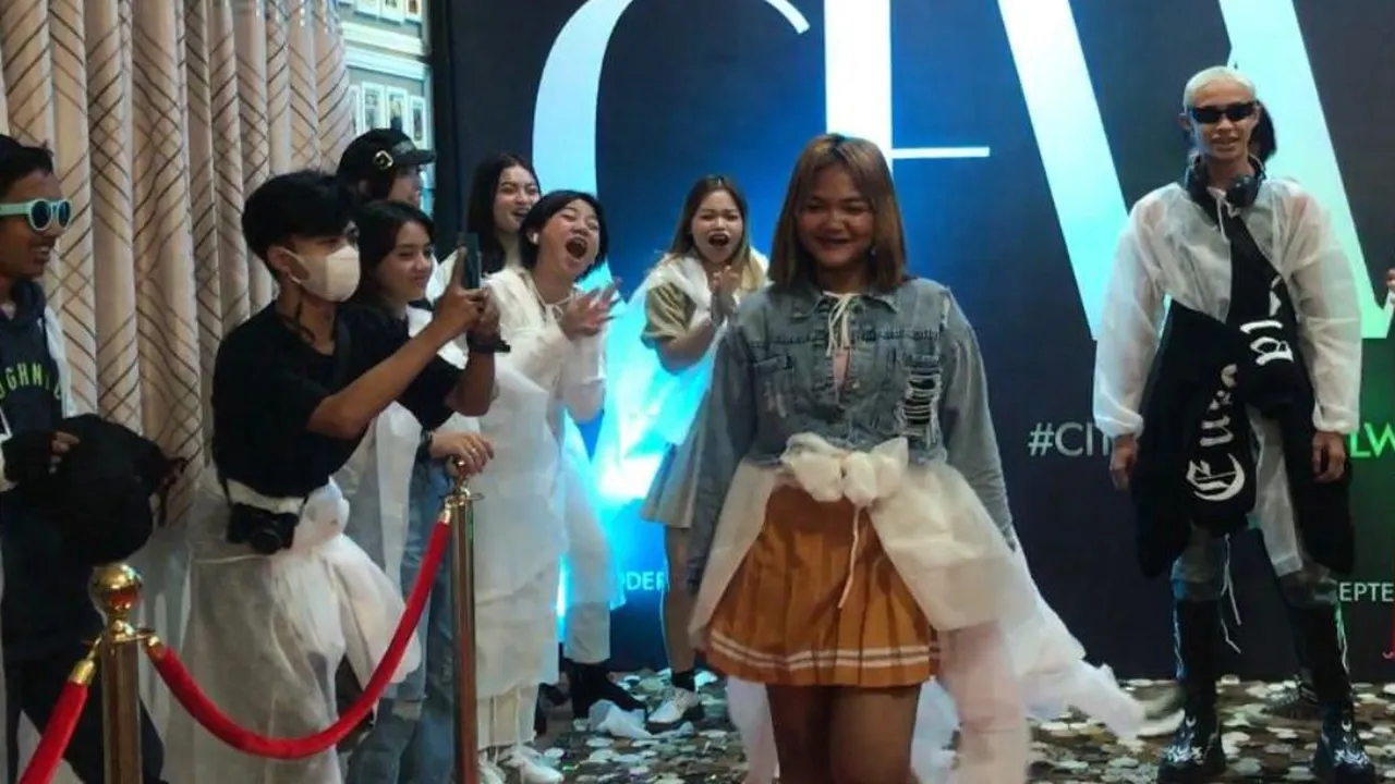 Ikonik SCBD Catwalk di Klinik Kecantikan, Kurma Makin Glowing