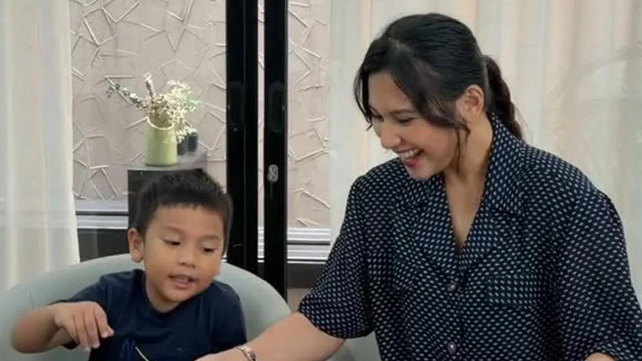 Ikut Syuting ke Australia, Anak Indah Permatasari Betah dan Gak Rewel