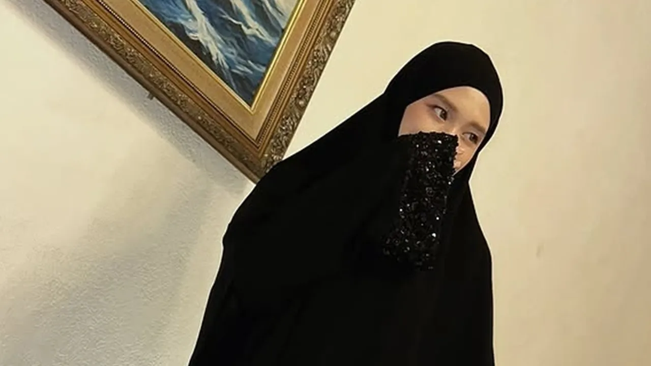 Inara Rusli Umumkan Kembali Memakai Cadar di IG