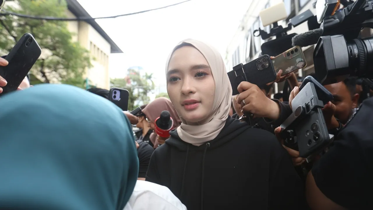Inara Rusli Upayakan Damai Meski Wardatina Mawa Tolak Restorative Justice