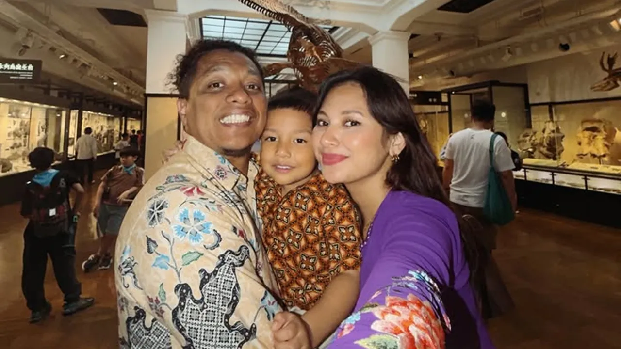 Indah Permatasari Hamil Anak Kedua, Arie Kriting Ucap Alhamdulillah