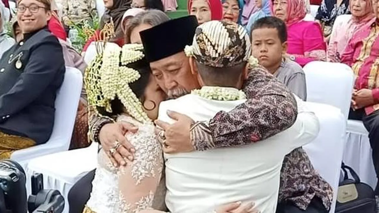 Putra Almarhum Dono Menikah, Indro Warkop Ungkap Bahagianya Jadi Saksi Putra Almarhum Dono Menikah, Indro Warkop Ungkap Bahagianya Jadi Saksi