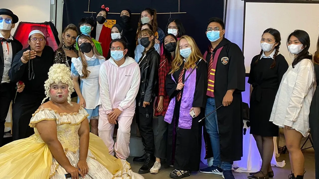 Influencer dan Penyanyi CeHa Grande Meriahkan Hashloween 2021