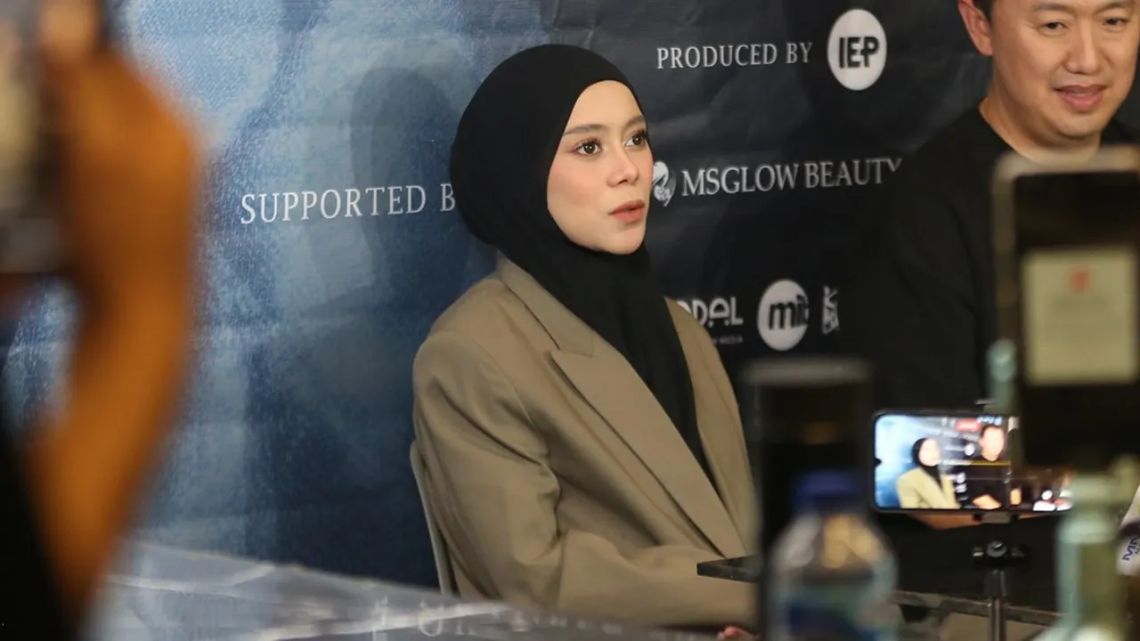 Ingin Jadi yang Paling Cantik, Bintang Tamu Konser Tunggal Lesti Kejora Semuanya Lelaki Ingin Jadi yang Paling Cantik, Bintang Tamu Konser Tunggal Lesti Kejora Semuanya Lelaki
