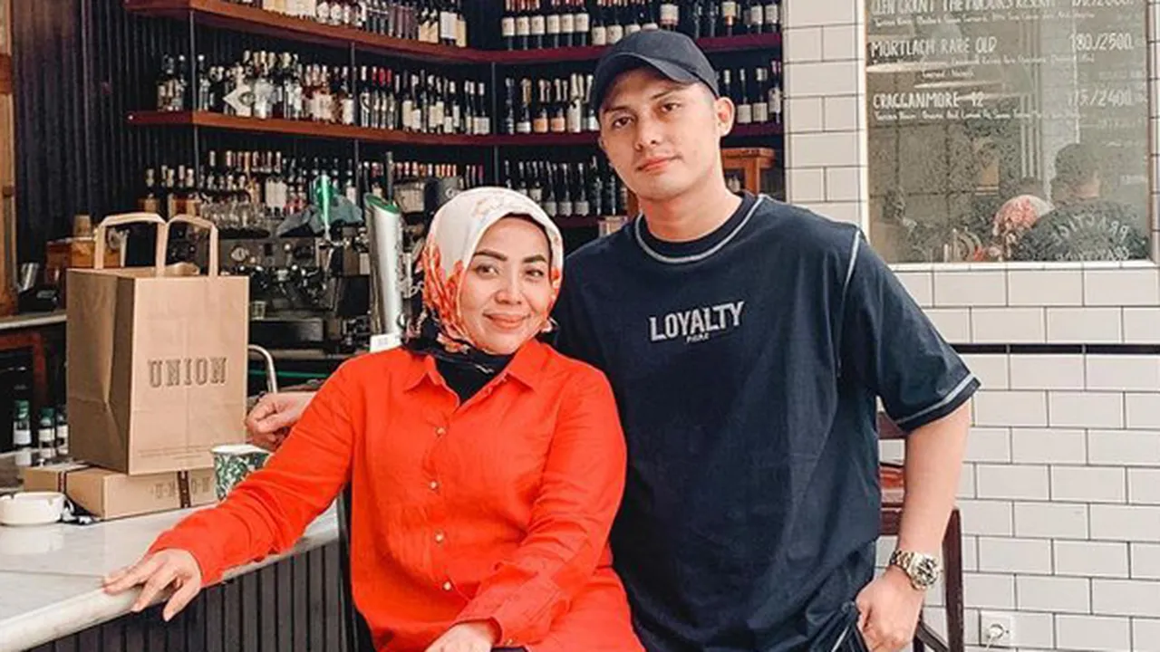 Ingin Punya Bayi Lagi, Muzdalifah Kirim 'Kode' ke Fadel Islami Ingin Punya Bayi Lagi, Muzdalifah Kirim 'Kode' ke Fadel Islami