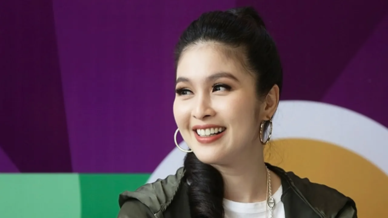 Ini Alasan Sandra Dewi Tak Pernah Ikut Trend Seleb Pamer Kekayaan Ini Alasan Sandra Dewi Tak Pernah Ikut Trend Seleb Pamer Kekayaan