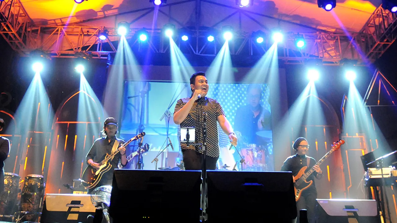Ini Nih, Lagu-Lagu Dari Tulus Yang Tak Boleh Kamu Lewatkan