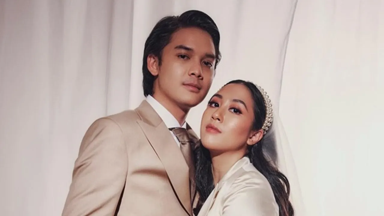 Selain Sherina Munaf, 5 Artis Cantik Indonesia Ini Juga Menikah Secara Diam-Diam