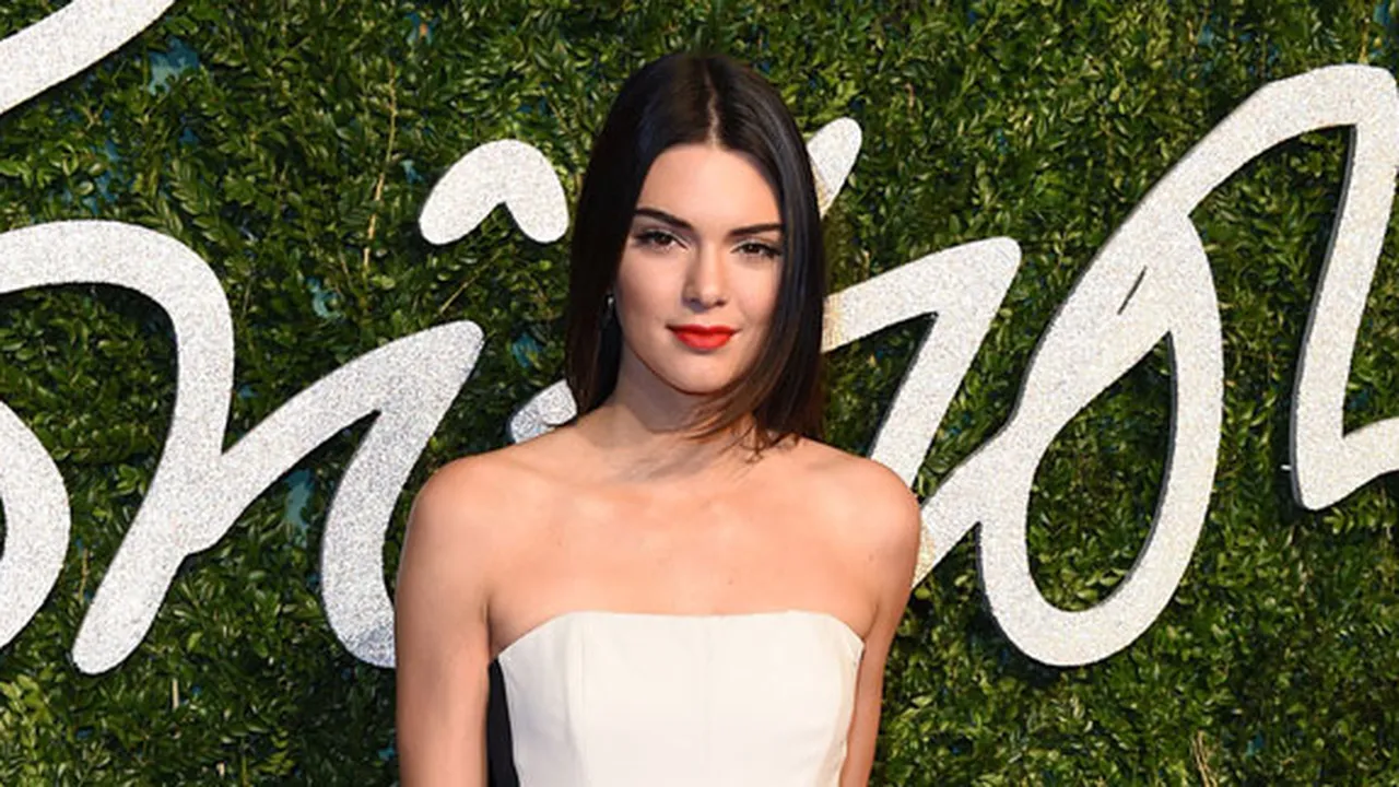 Inilah Alasan Mengapa Kamu Harus Cinta Kendall Jenner