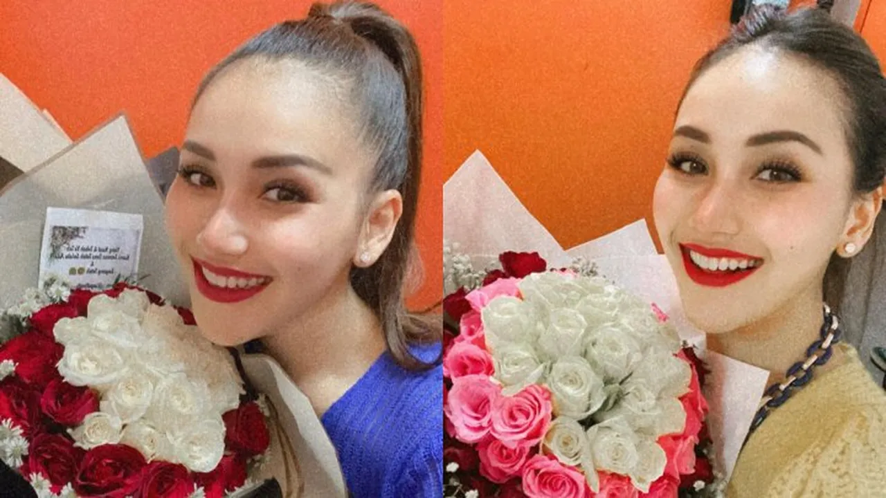 Inilah Penampakan Kebaya Pernikahan Ayu Ting Ting yang Gagal Digelar