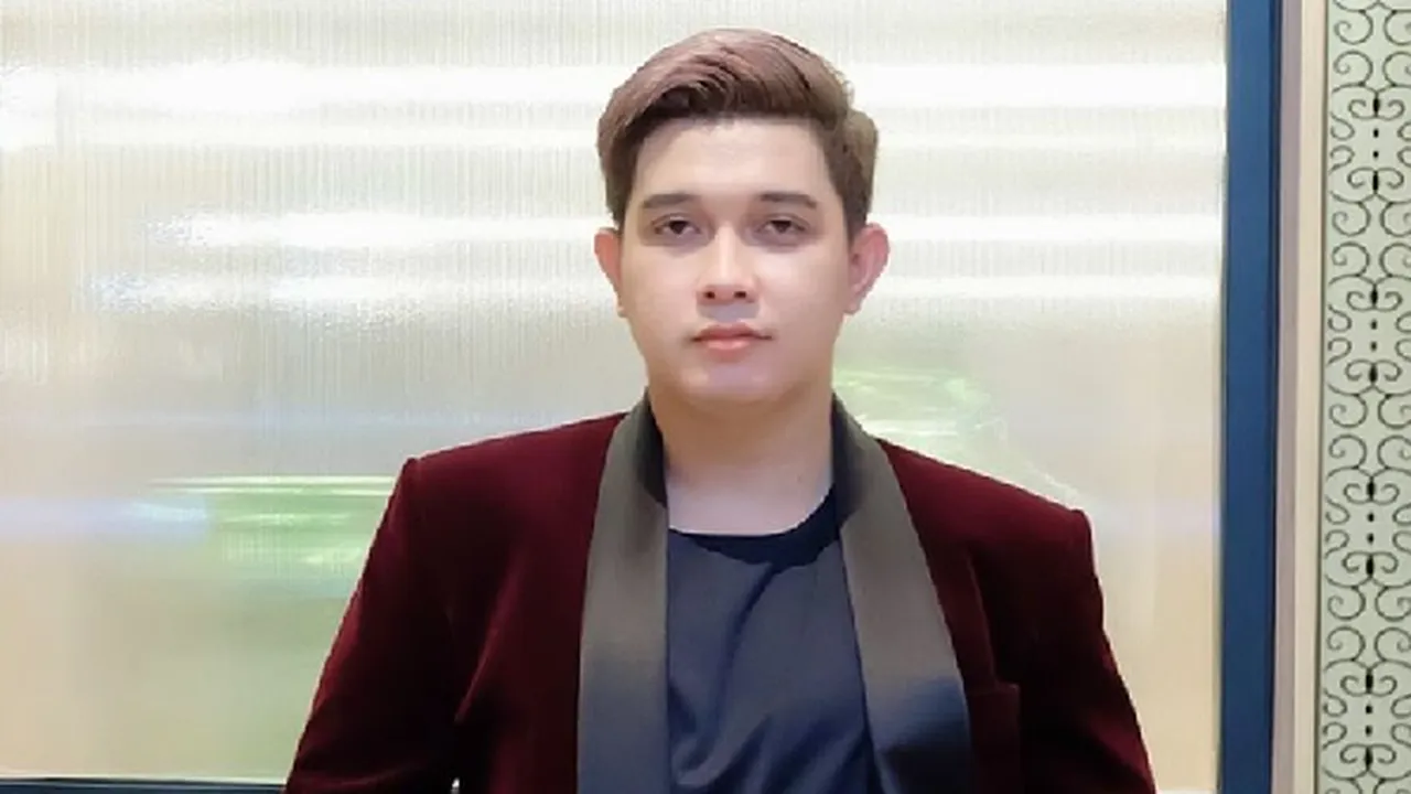 Inilah Sosok di Balik Kerennya Rambut Rizky Billar