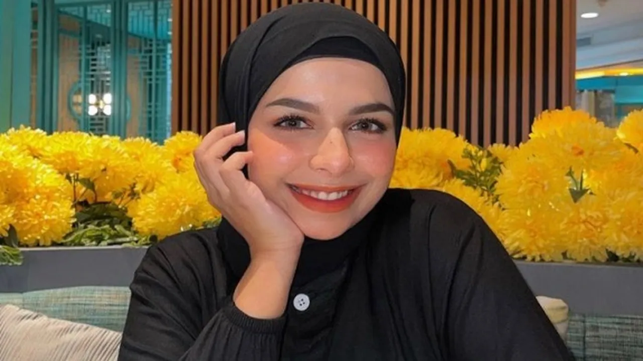 Mengenal Sosok Selebgram Dilla Jaidi Yang Punya Gaya Hijab Kece Abis Mengenal Sosok Selebgram Dilla Jaidi Yang Punya Gaya Hijab Kece Abis