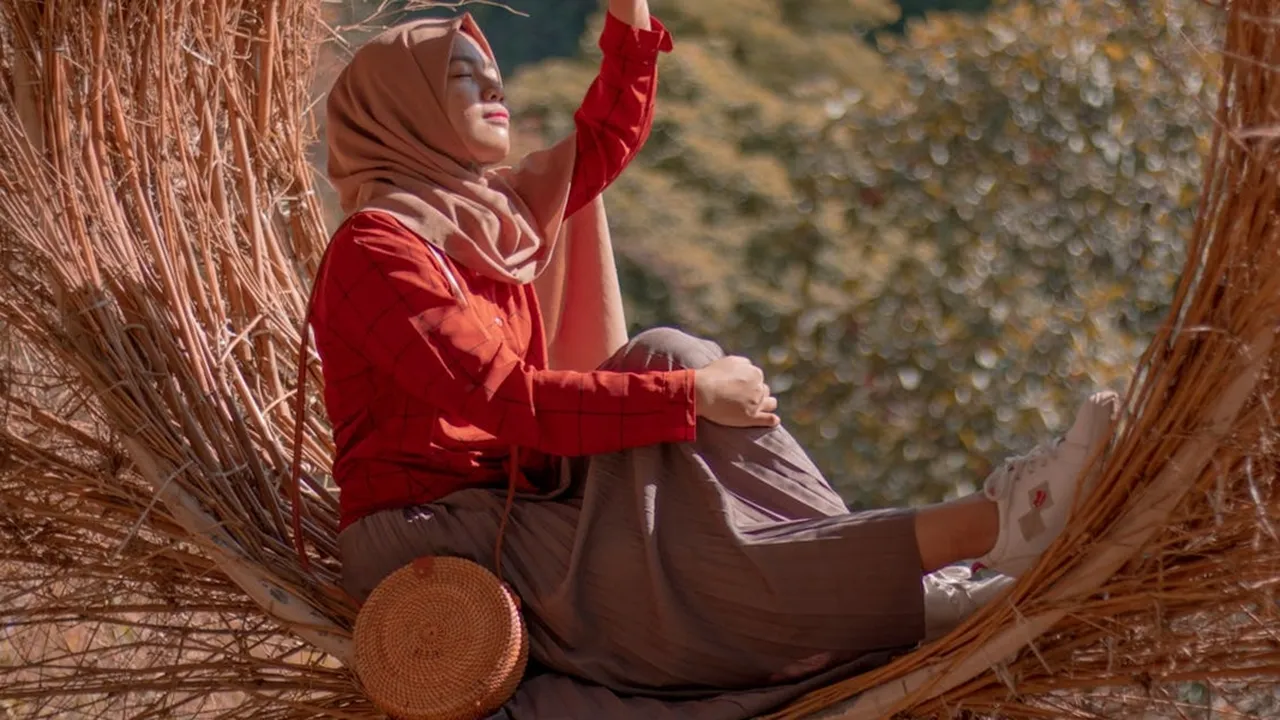 Inspirasi OOTD Hijab Simple untuk Hangout yang Nyaman dan Stylish