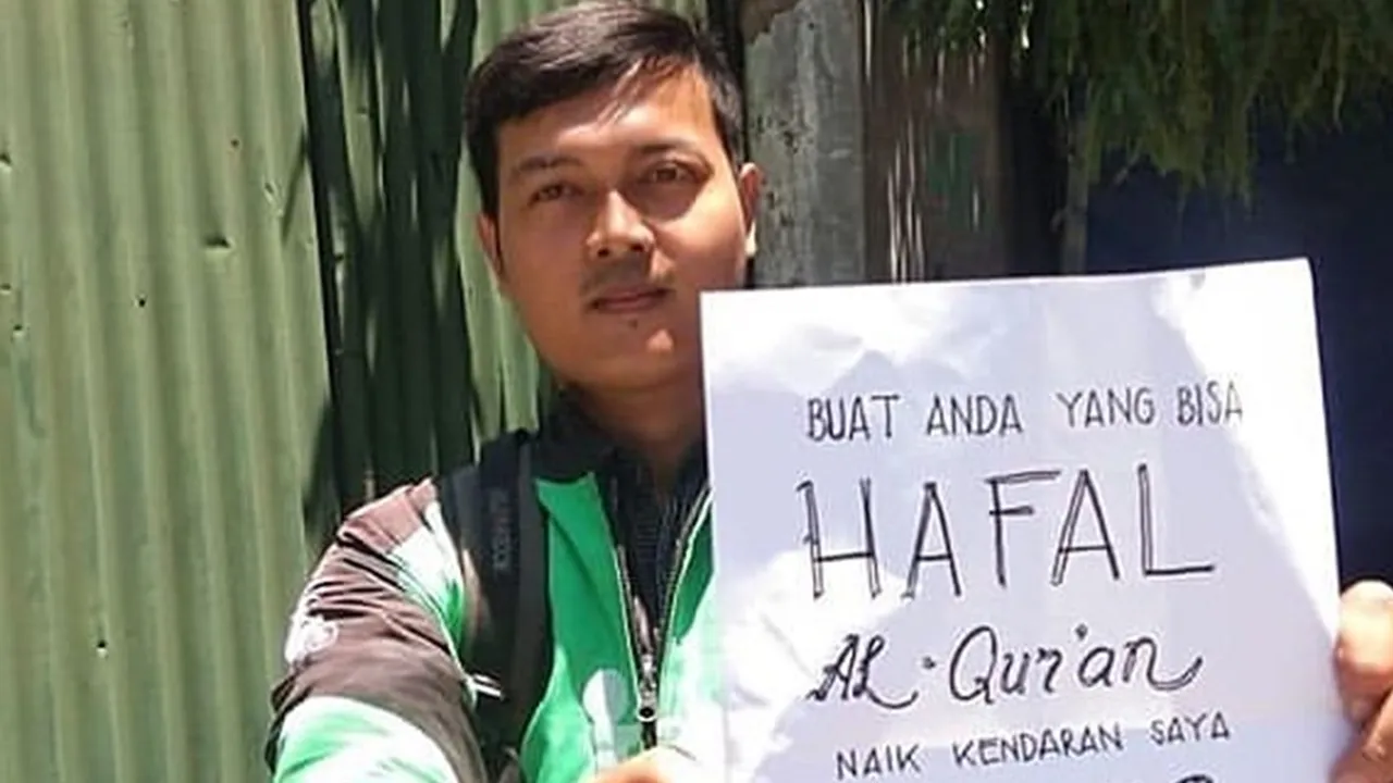 Inspiratif, Driver Ojol Ini Gratiskan Tumpangan Bagi Yang Bisa Hafal Al-Quran