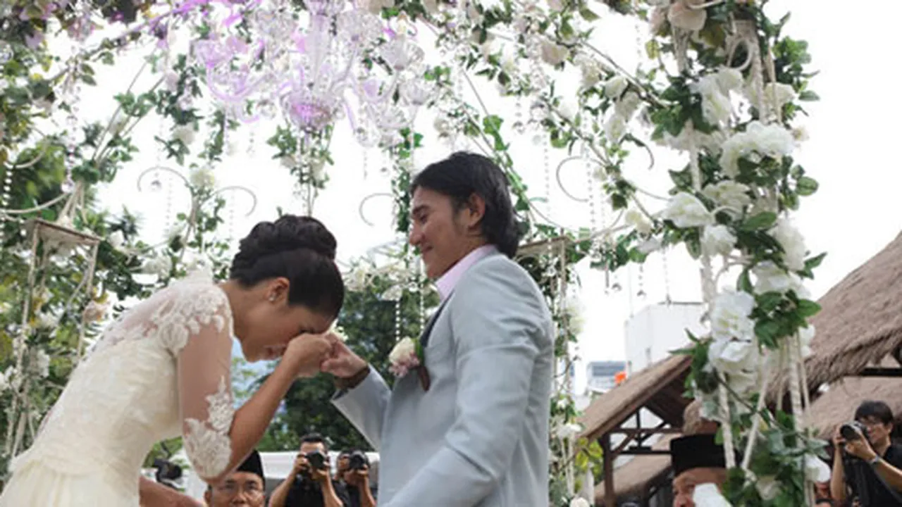 Intip 7 Tanda Cinta Termanis Vino Bastian - Marsha Timothy