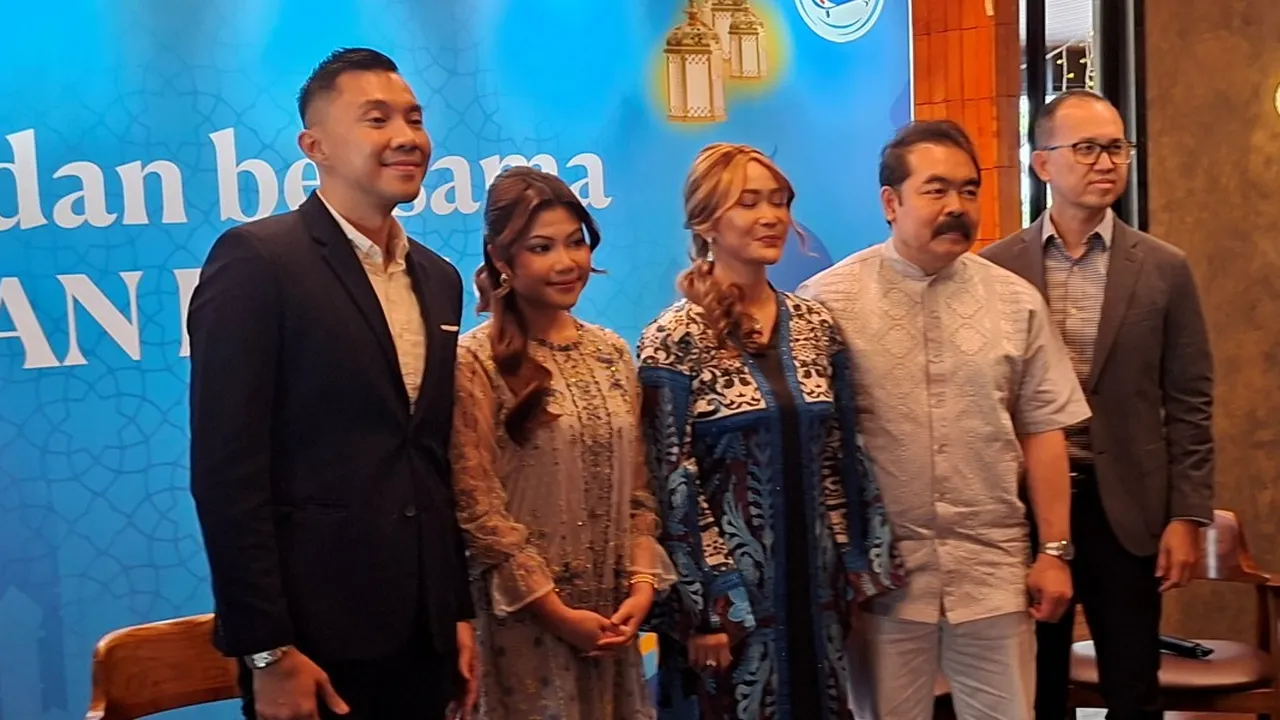 Inul Daratista dan Adam Suseno Rayakan Ramadan Sehat Bareng Frisian Flag