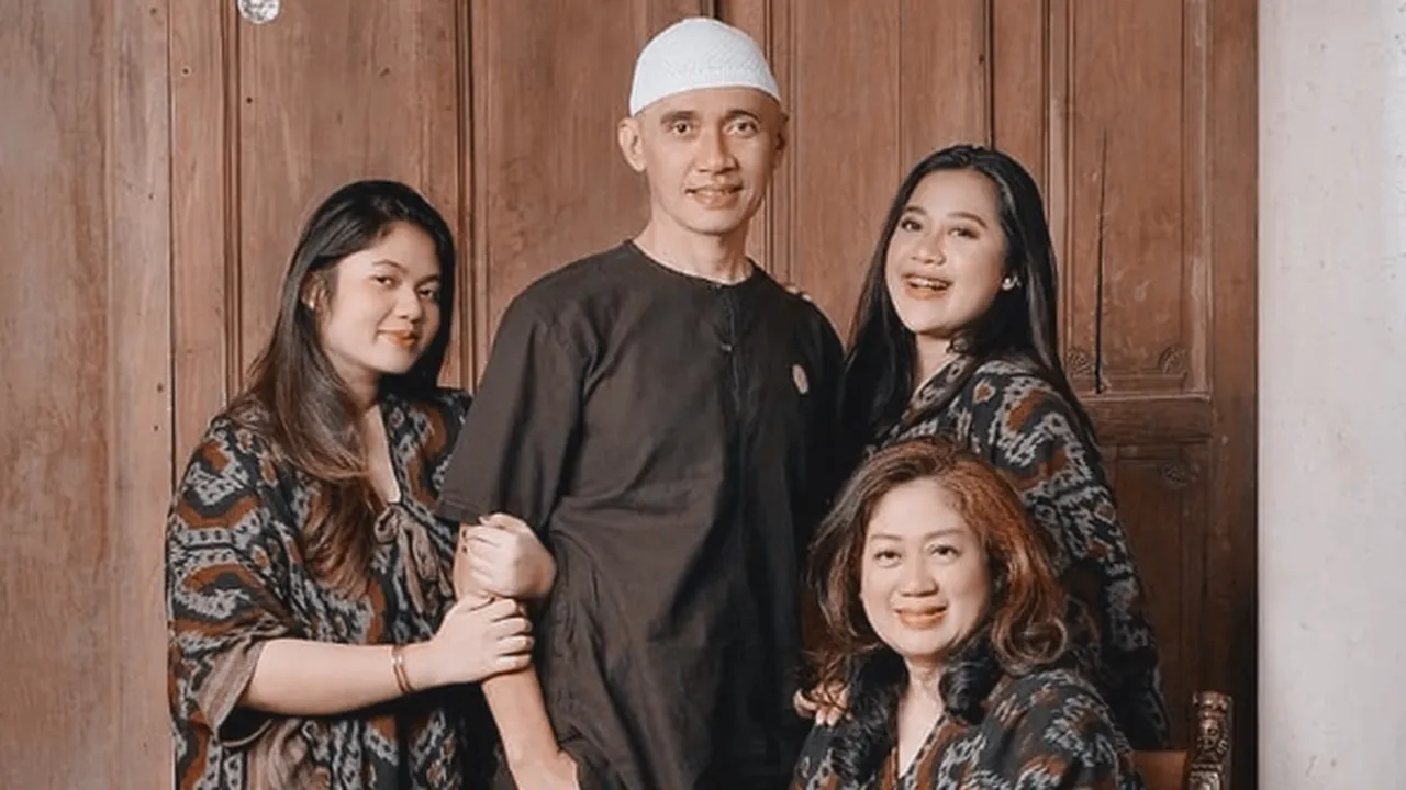 Istri Agung Hercules Posting Foto Pernikahan dan Tulis caption Menyentuh