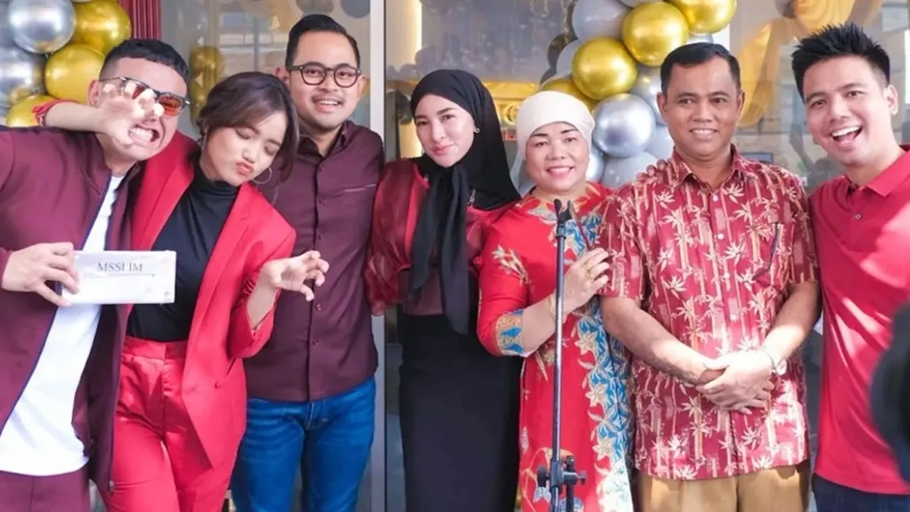 Istri Haji Faisal Teruskan Perjuangan  Mendiang Vanessa Angel
