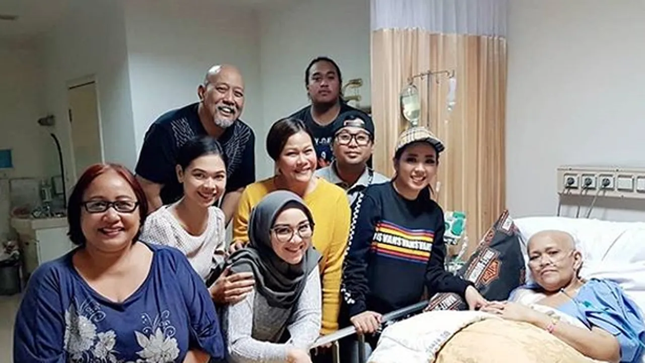Istri Indro Warkop Terkena Kanker Paru, Ini Gejala Yang Sering Tak Disadari