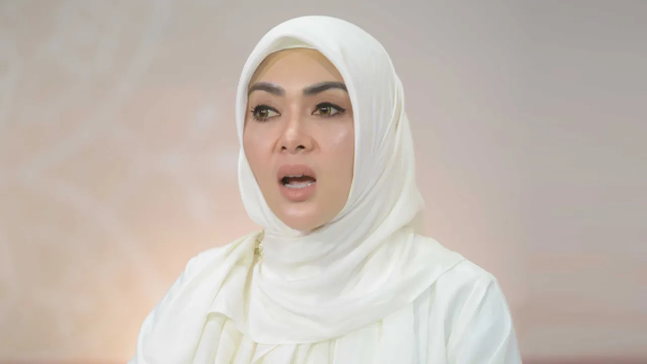 Itha Sang Sekretaris Ungkap Hubungan Sebenarnya Antara Syahrini dan Papa Laurens Itha Sang Sekretaris Ungkap Hubungan Sebenarnya Antara Syahrini dan Papa Laurens