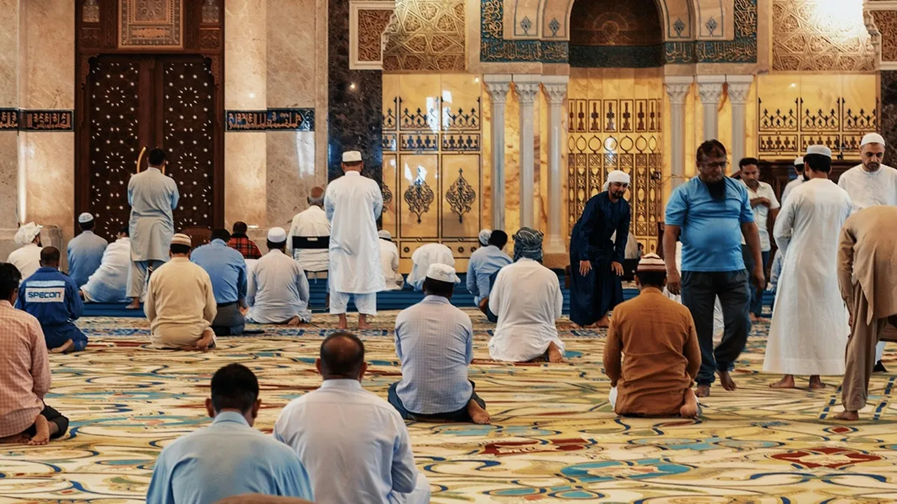 Itikaf di Masjid dalam 10 Hari Terakhir Ramadan Pengertian, Tata Cara, dan Keutamaannya