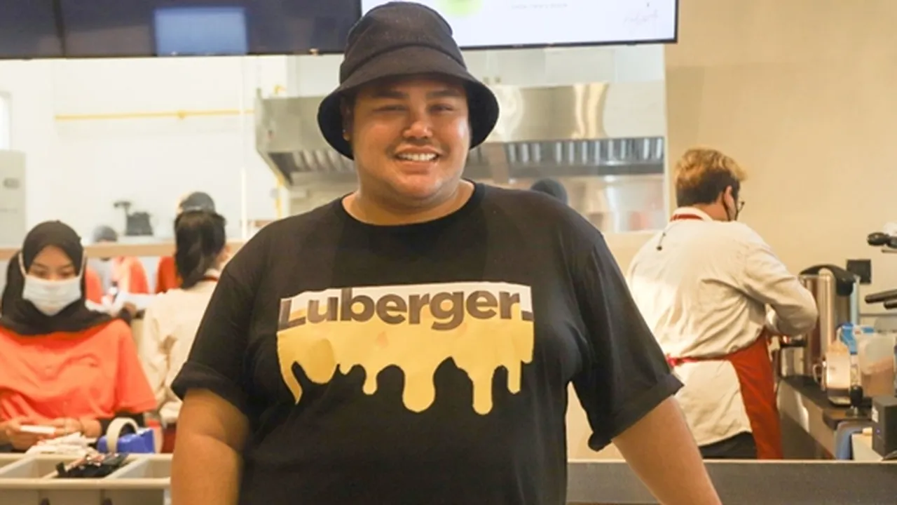 Ivan Gunawan Belum Mau Bocorkan Gaun Pengantin Lesti Kejora
