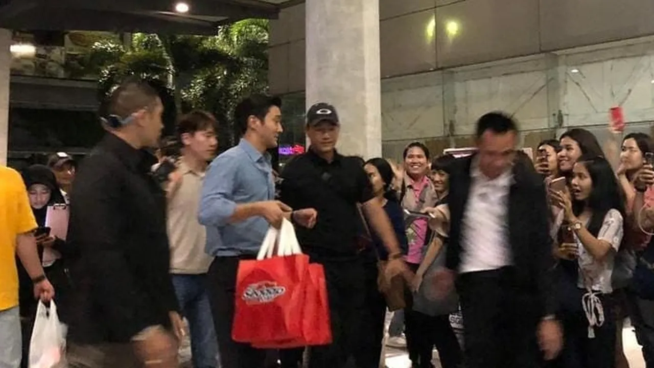 Jadi Bintang Iklan Mie Instan, Choi Siwon  Super Junior Kunjungi Indonesia