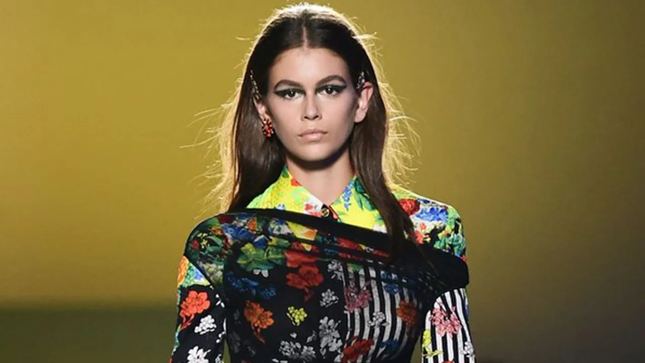 Jadi Brand Ambassador YSL, Wajah Kaia Gerber Secantik Ibunya