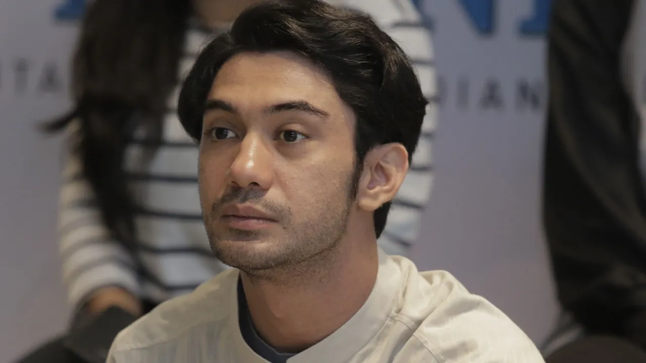 Jadi Marbot Masjid, Reza Rahadian: Cukup Asik Jadi Marbot Masjid, Reza Rahadian: Cukup Asik