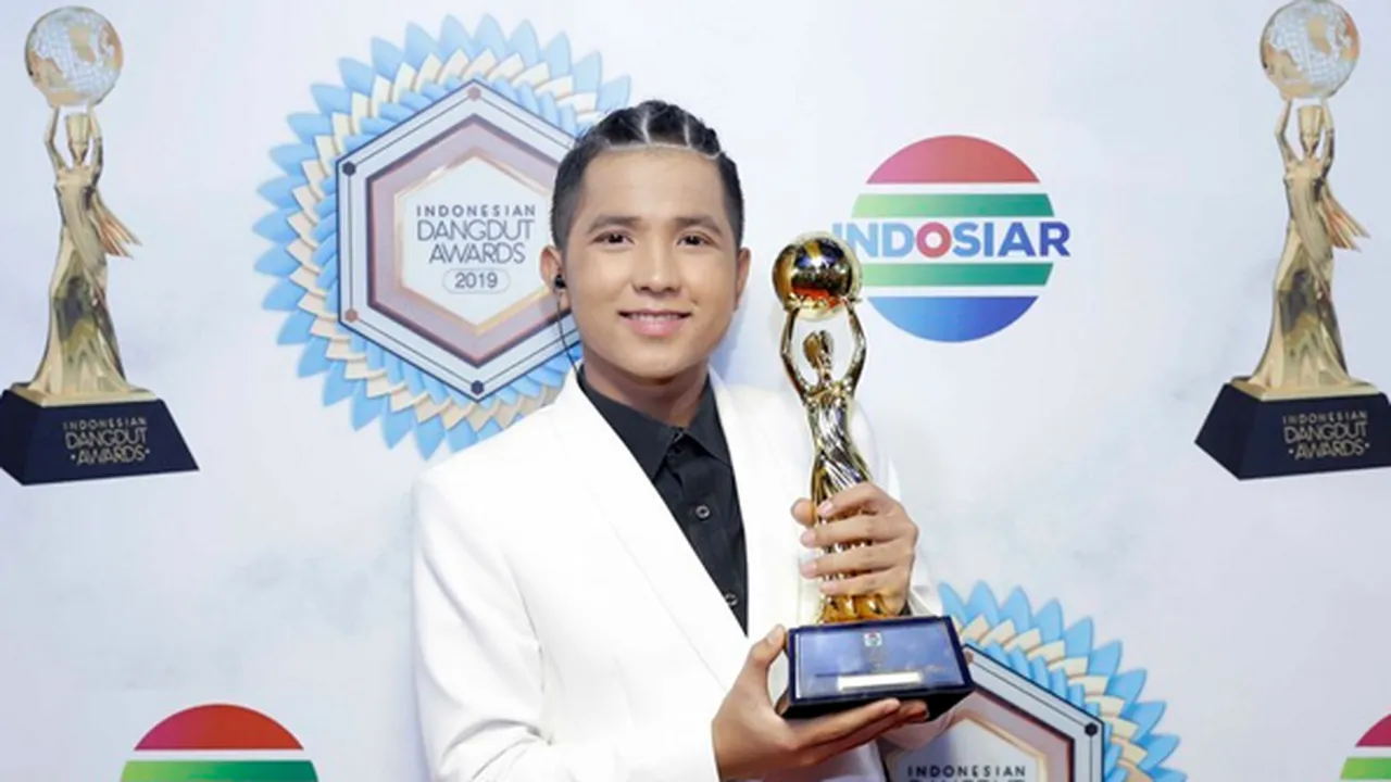 Jadi Pendatang Baru Terfavorit IDA 2019, Jirayut Ingin Bawa Ibu ke Mekkah