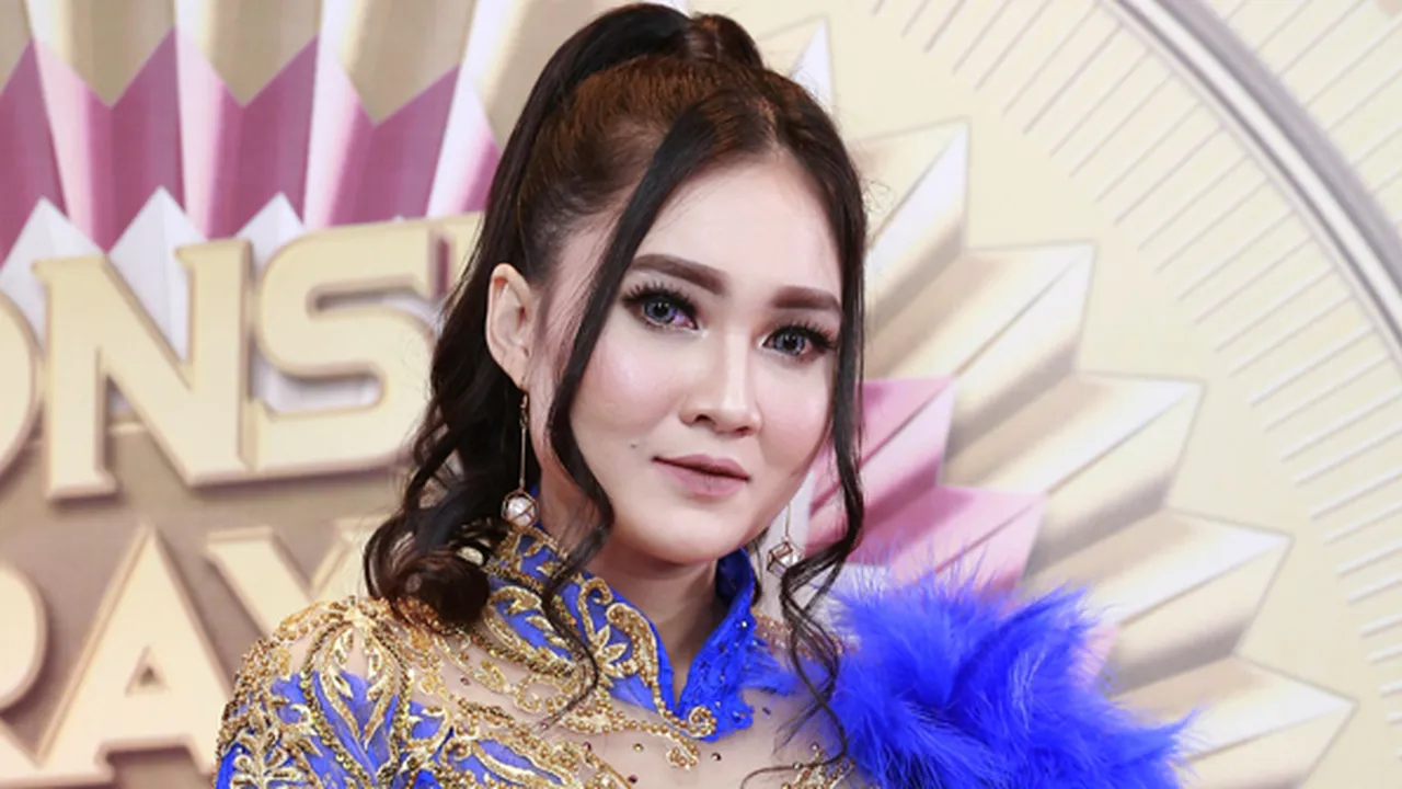 Bisa Bertahan di Panggung Hiburan, Ini Yang Harus Dimiliki Menurut Nella Kharisma