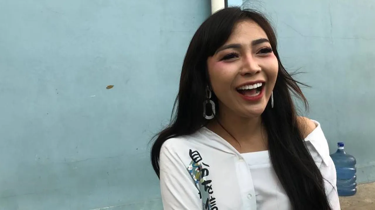 Jadi Solois & Rilis Single, Chacha Sherly Dibantu Musisi Jawa Timur