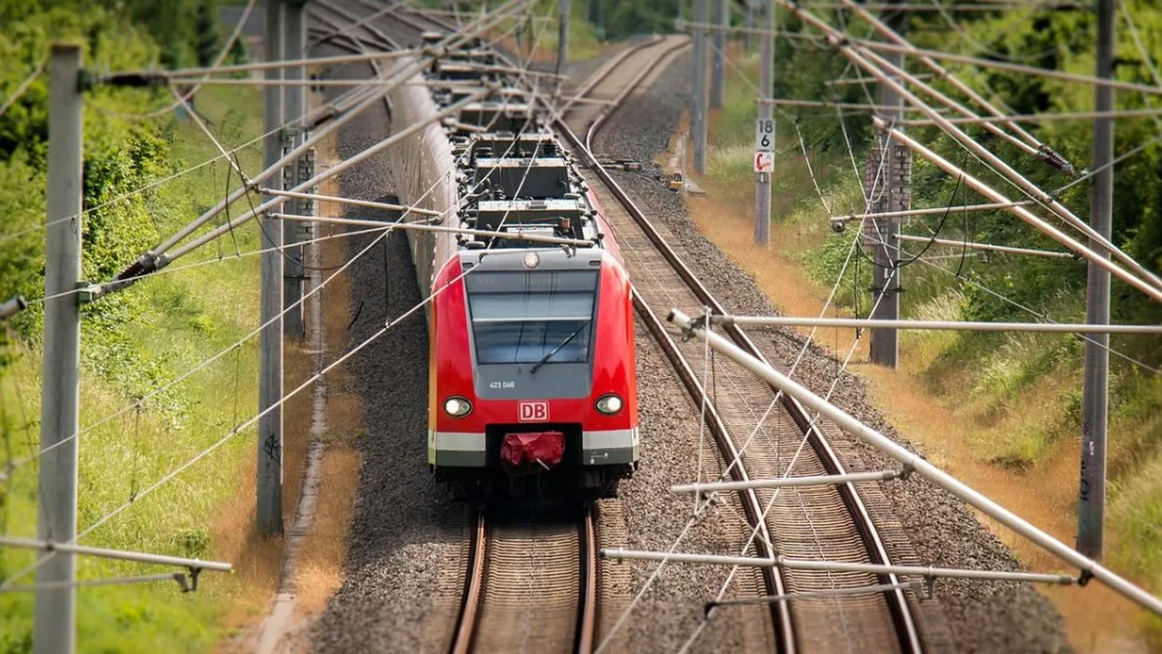 Jadwal KRL Jogja-Solo dan Sebaliknya, Lengkap Waktu Keberangkatan dari Setiap Stasiun!